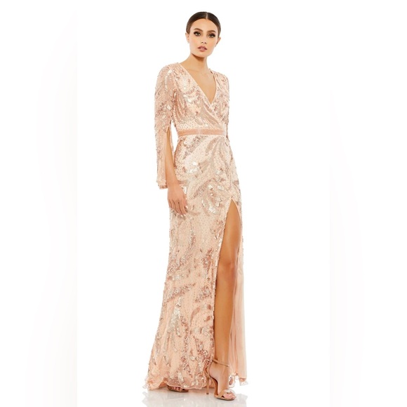 Mac Duggal Dresses & Skirts - Mac Duggal Vibrant V-neckline Sheath Dress
Rose Gold, size 12